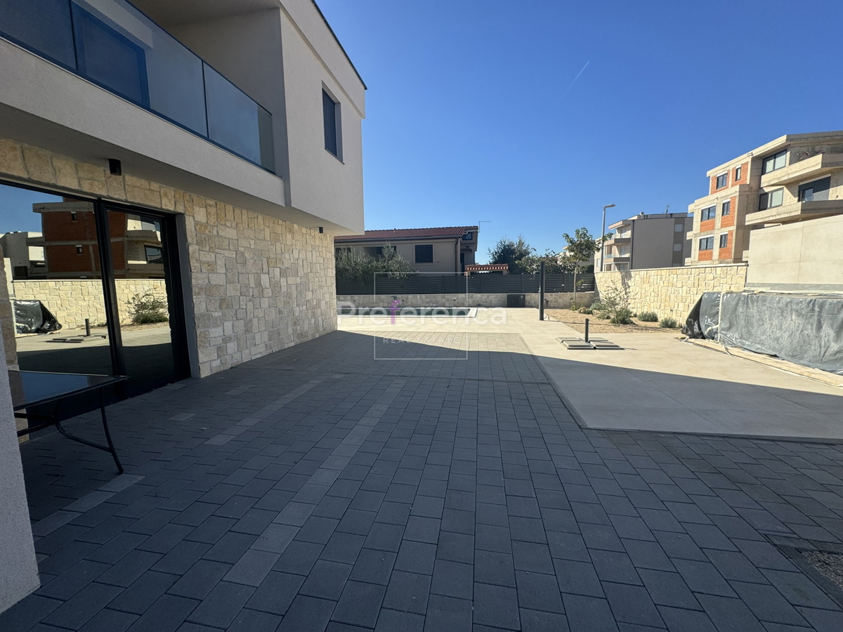 Mandre - luksuzna vila s bazenom - LOKACIJA