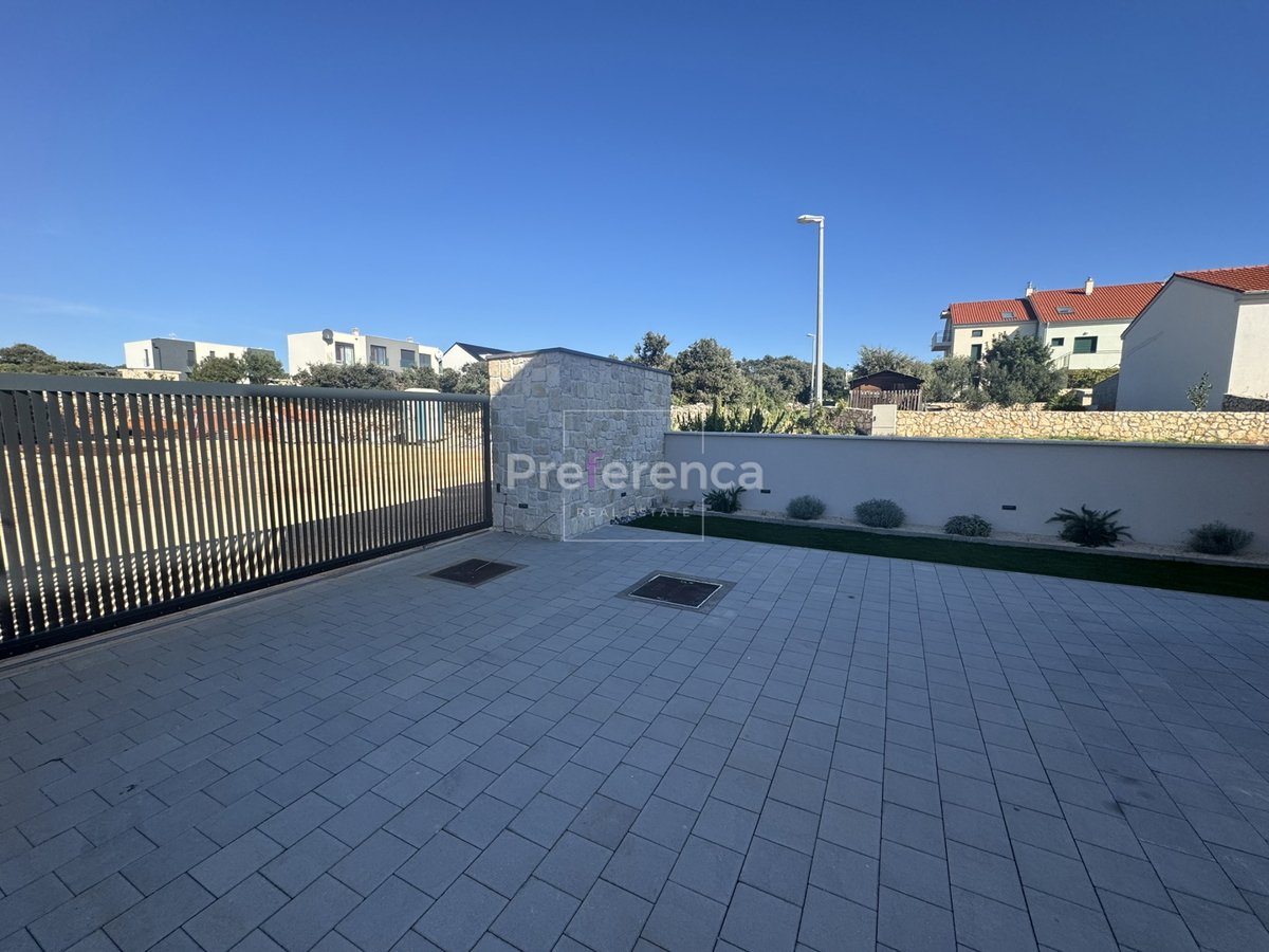 Mandre - luksuzna vila s bazenom - LOKACIJA