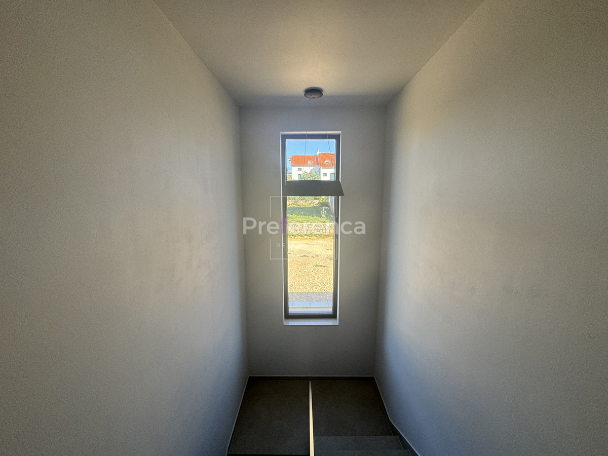 Mandre - luksuzna vila s bazenom - LOKACIJA