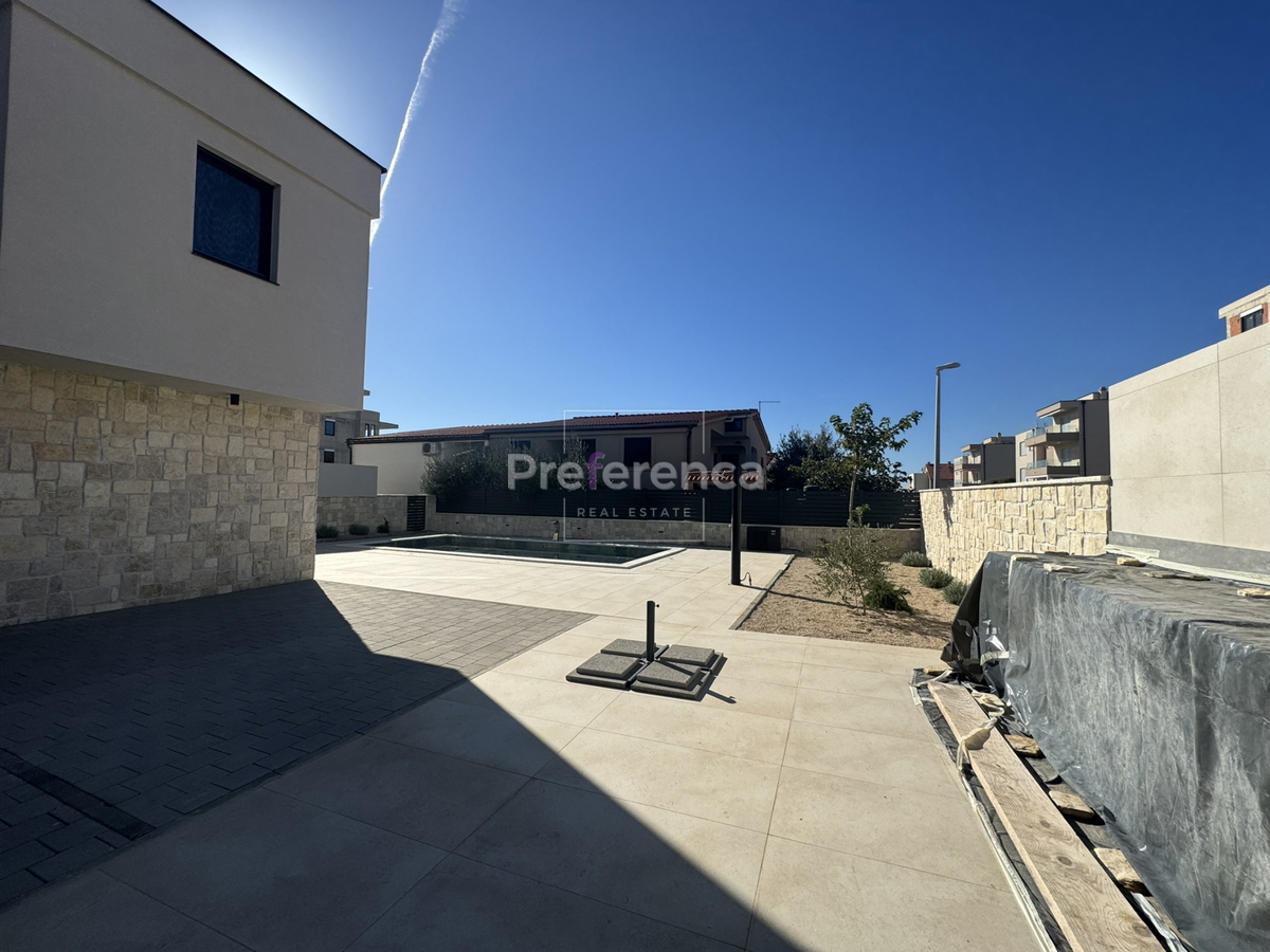 Mandre - luksuzna vila s bazenom - LOKACIJA