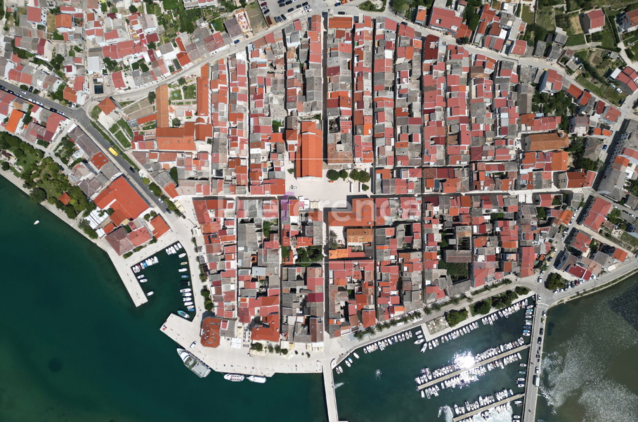 Pag - dvosobni apartma - PRVO NADSTROPJE