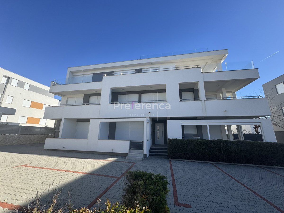 Novalja - luksuzno trisobno stanovanje v bližini morja