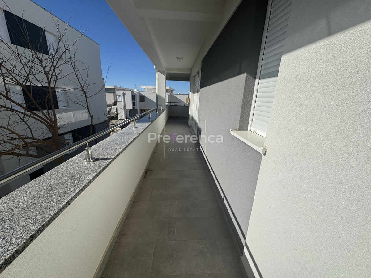 Novalja - luksuzno trisobno stanovanje v bližini morja