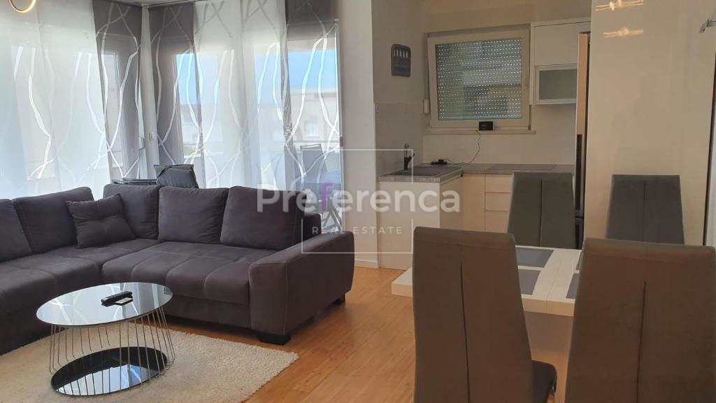 Novalja - luksuzno trisobno stanovanje v bližini morja