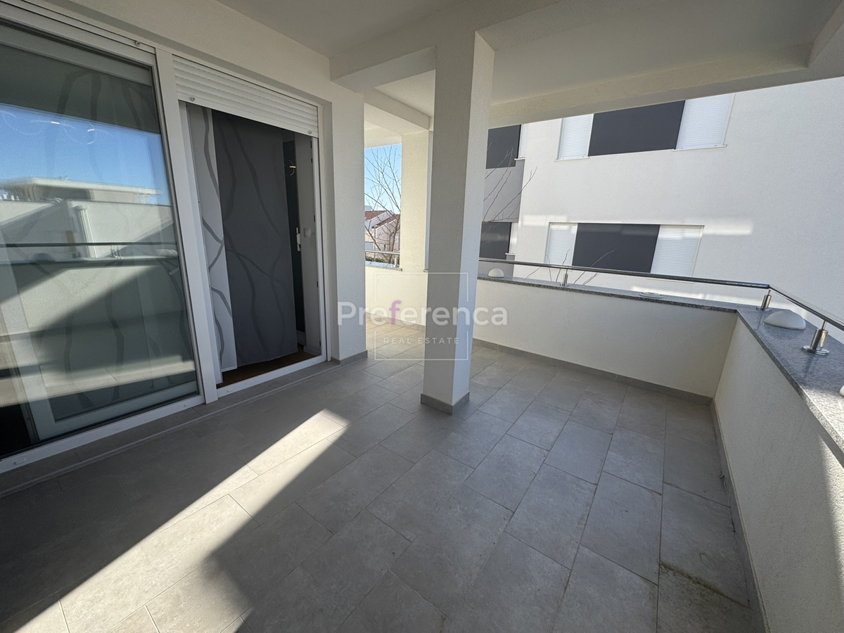 Novalja - luksuzno trisobno stanovanje v bližini morja