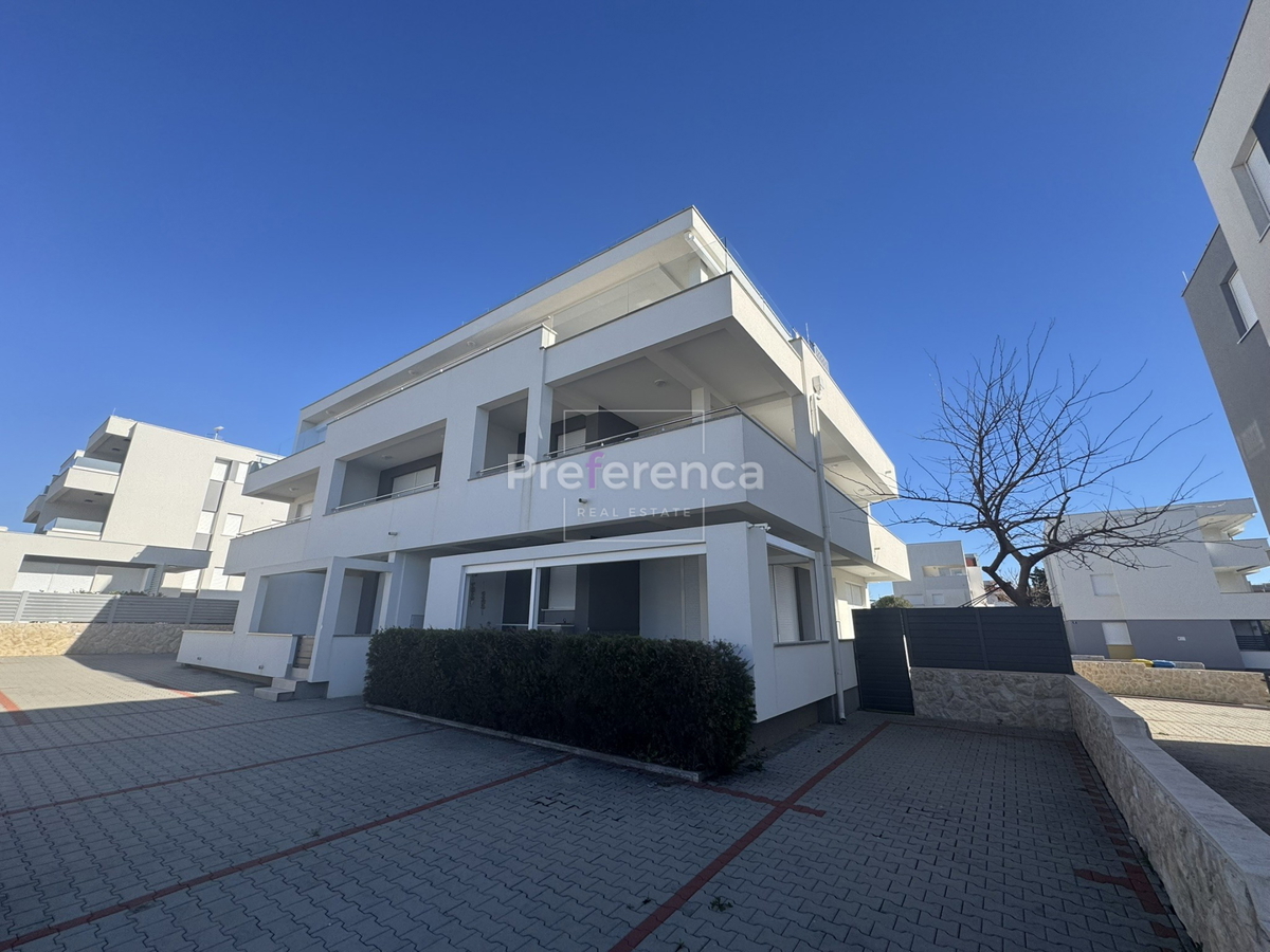 Novalja - luksuzno trisobno stanovanje v bližini morja