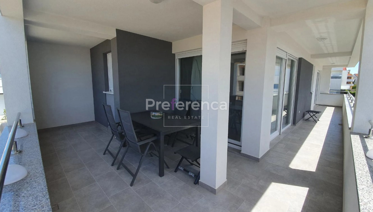 Novalja - luksuzno trisobno stanovanje v bližini morja