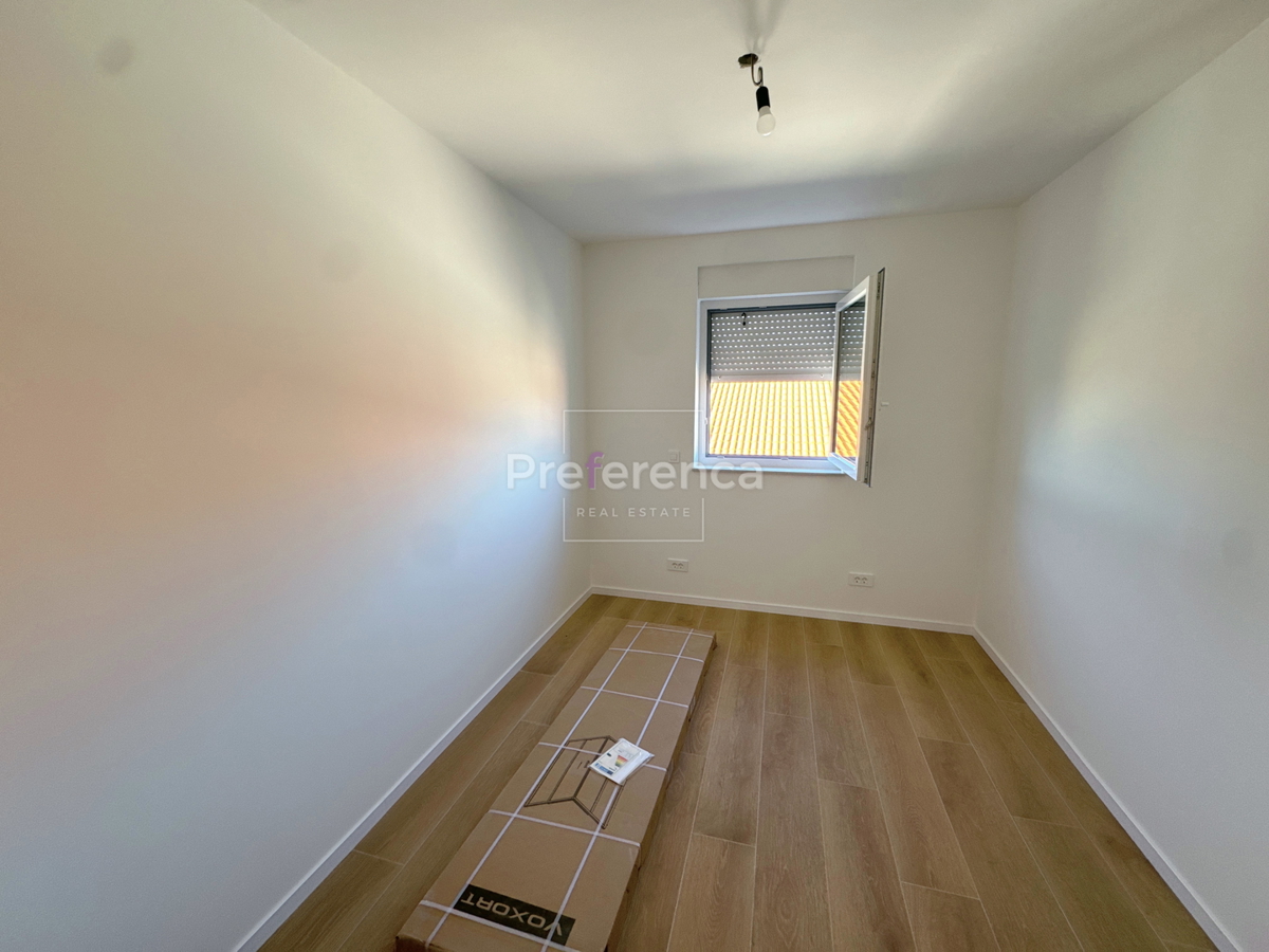 Povljana - dvoprostorsko stanovanje v drugem nadstropju - pogled na morje