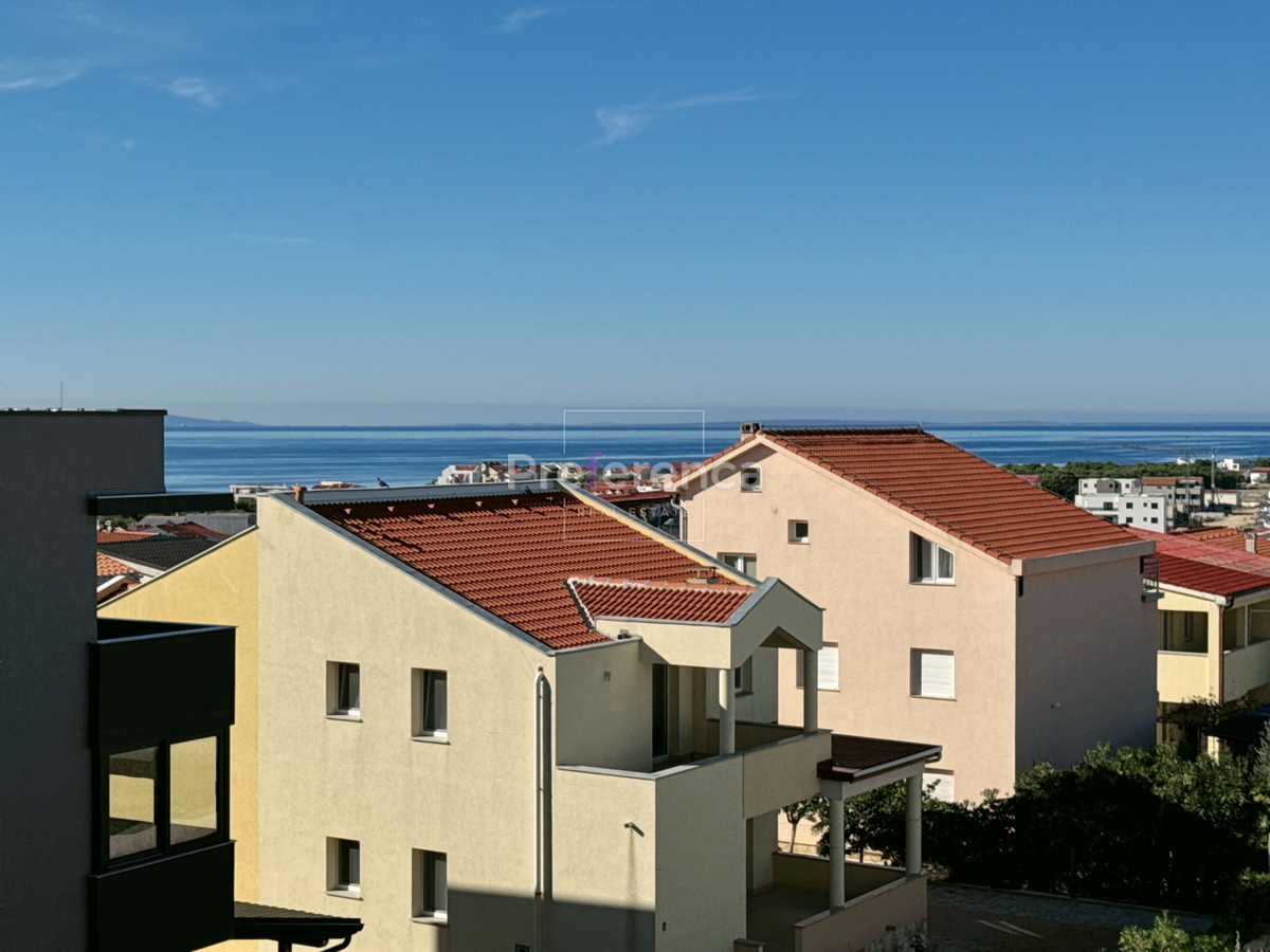 Povljana - dvoprostorsko stanovanje v drugem nadstropju - pogled na morje