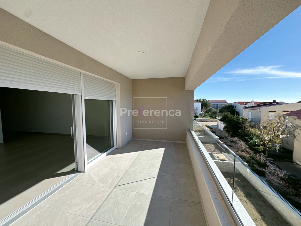 Povljana - dvoprostorsko stanovanje v drugem nadstropju - pogled na morje