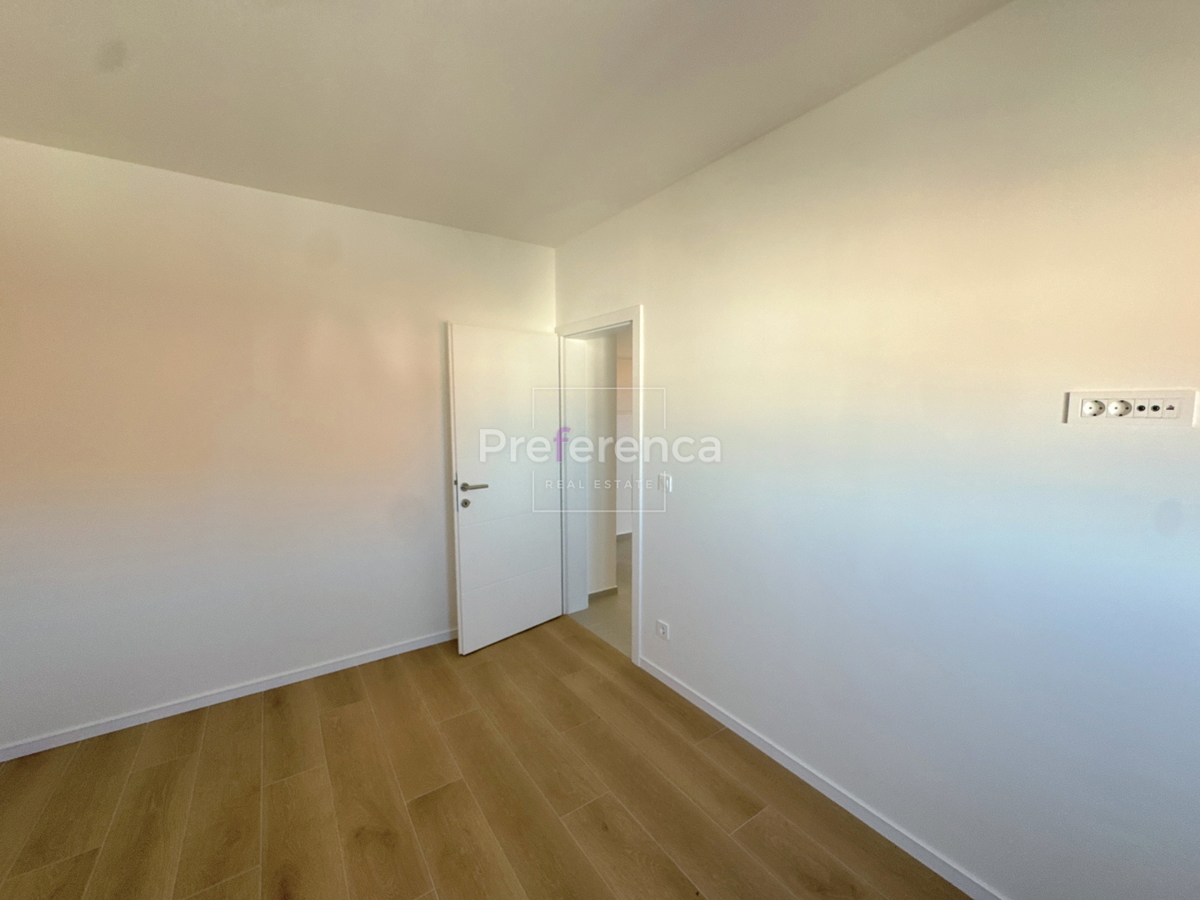 Povljana - dvoprostorsko stanovanje v drugem nadstropju - pogled na morje