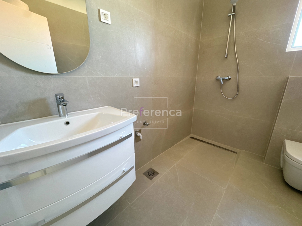 Povljana - dvoprostorsko stanovanje v drugem nadstropju - pogled na morje