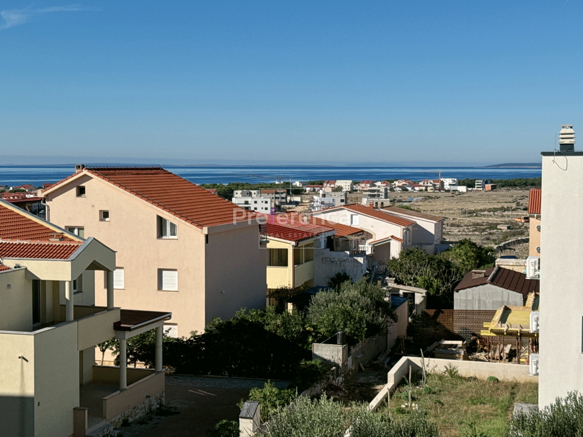 Povljana - dvoprostorsko stanovanje v drugem nadstropju - pogled na morje