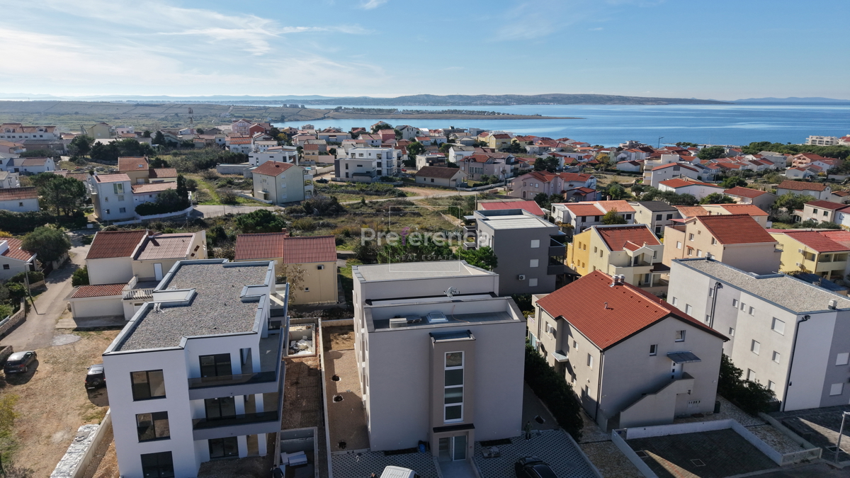 Povljana - dvoprostorsko stanovanje v drugem nadstropju - pogled na morje