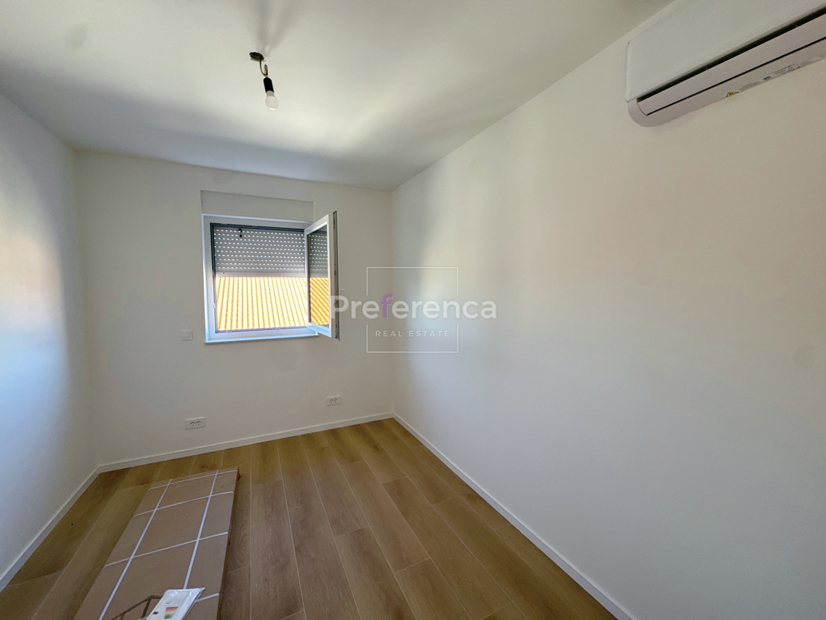 Povljana - dvoprostorsko stanovanje v drugem nadstropju - pogled na morje