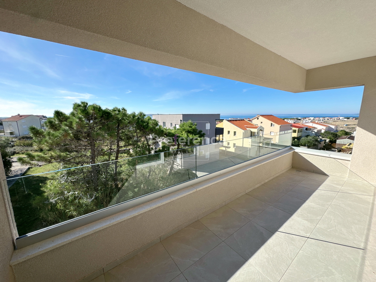 Povljana - dvoprostorsko stanovanje v drugem nadstropju - pogled na morje