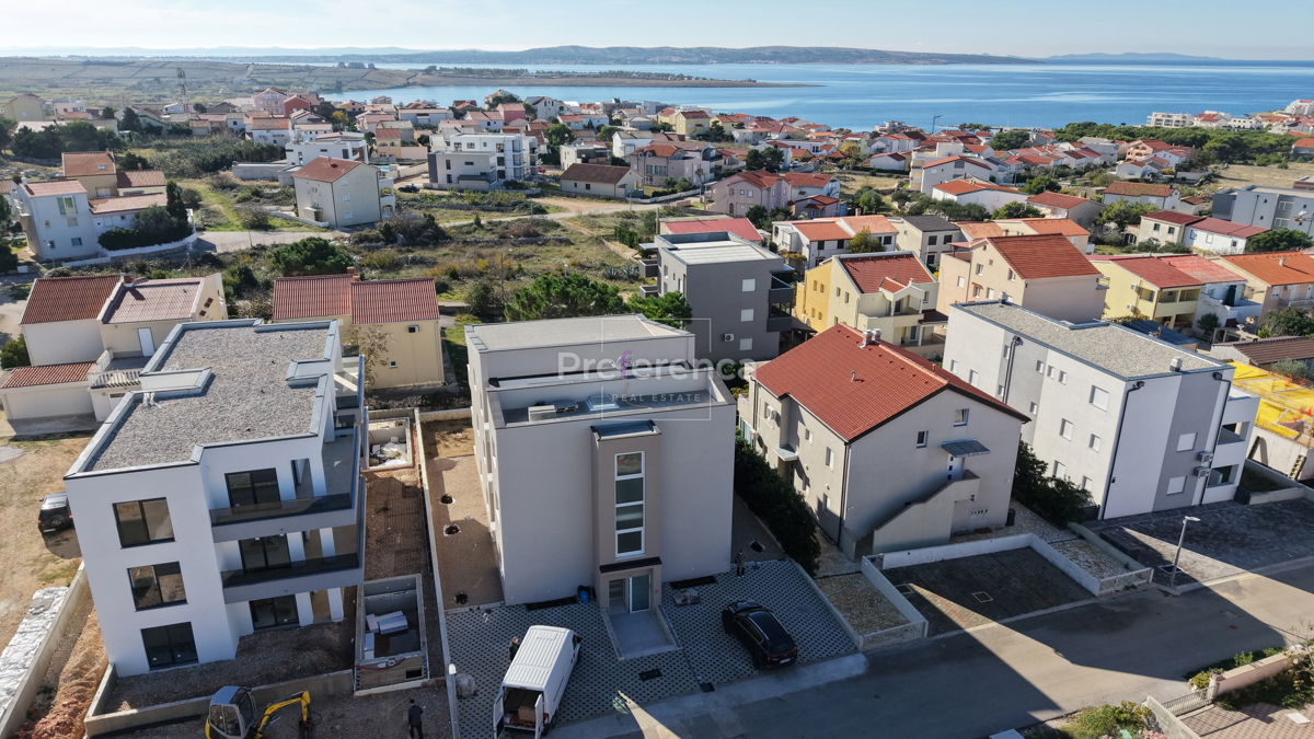 Povljana - dvoprostorsko stanovanje v drugem nadstropju - pogled na morje