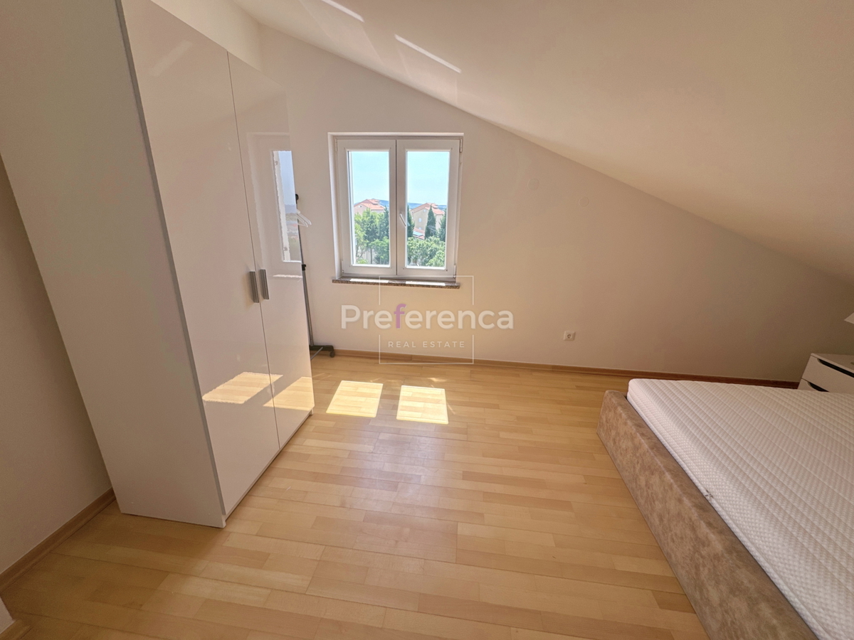 Novalja - trisobno stanovanje z razgledom