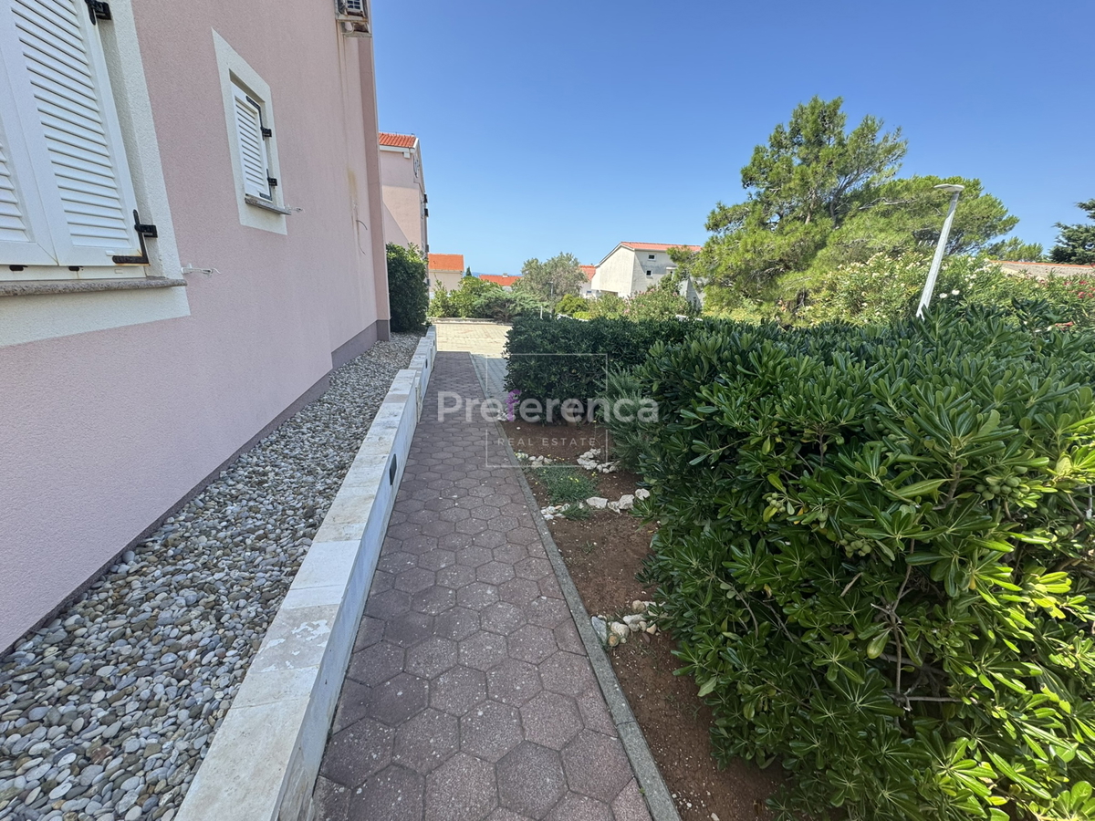 Novalja - trisobno stanovanje z razgledom