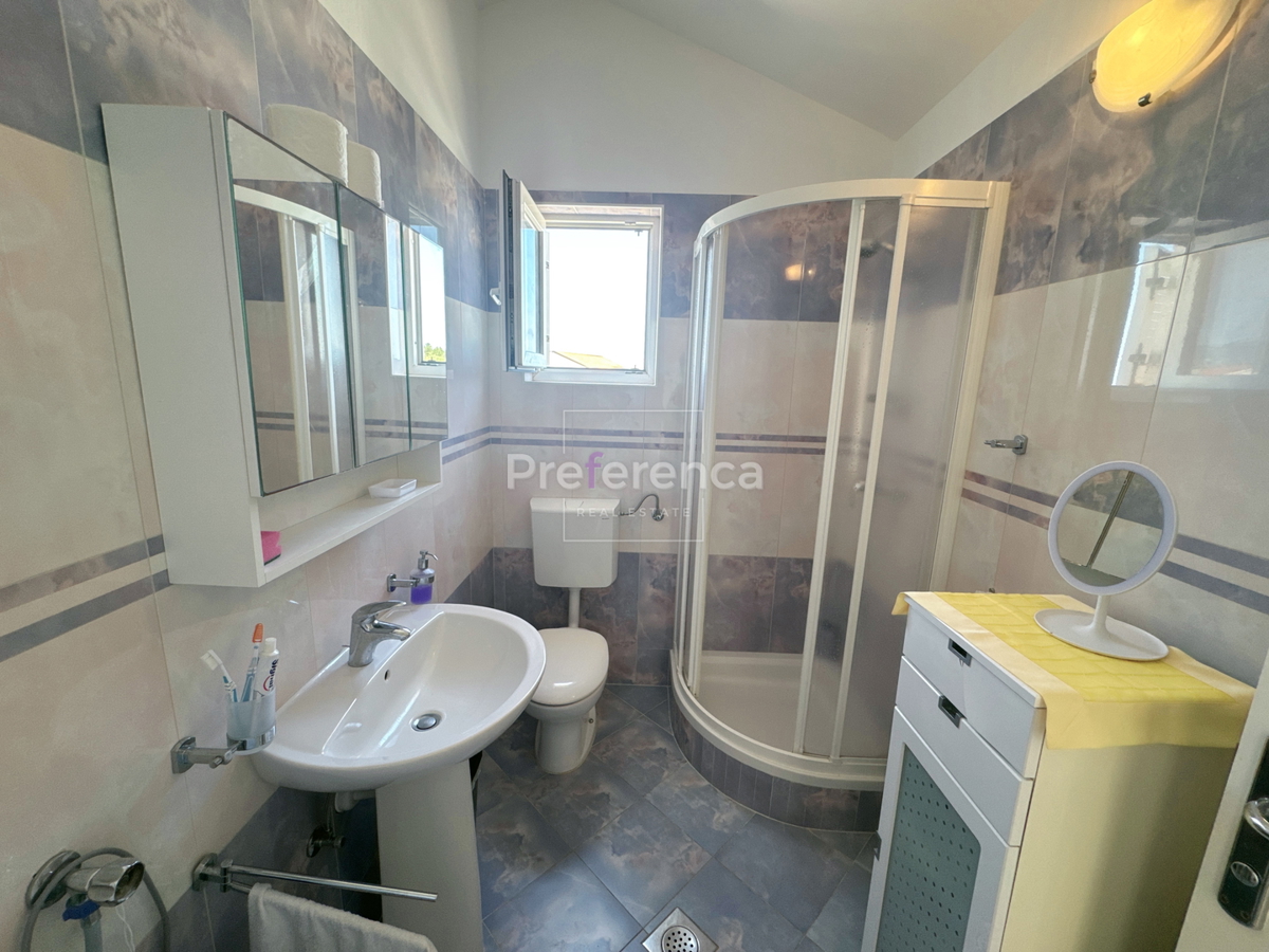 Novalja - trisobno stanovanje z razgledom