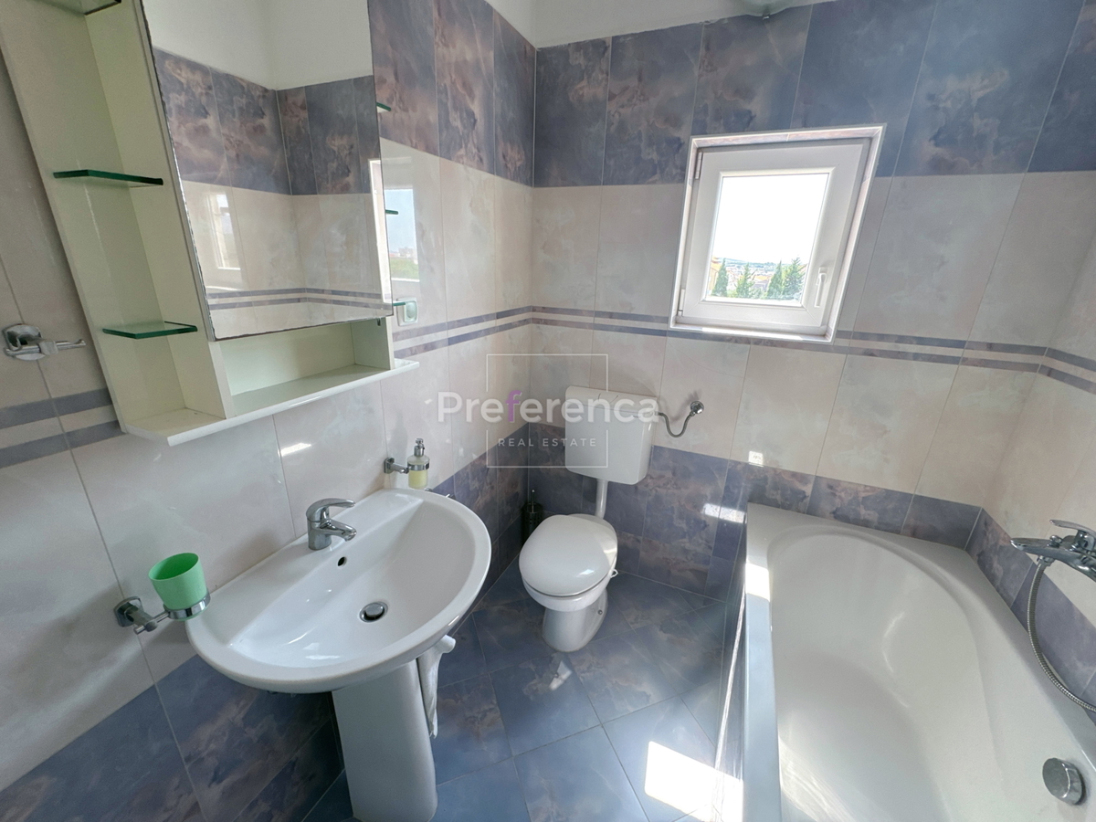 Novalja - trisobno stanovanje z razgledom