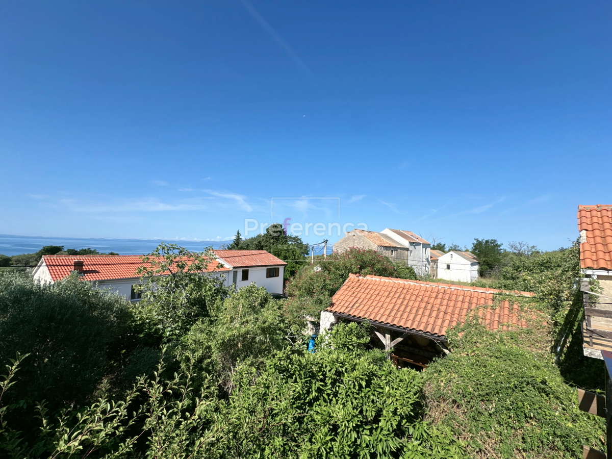 Jakišnica - vrstna hiša v jedru