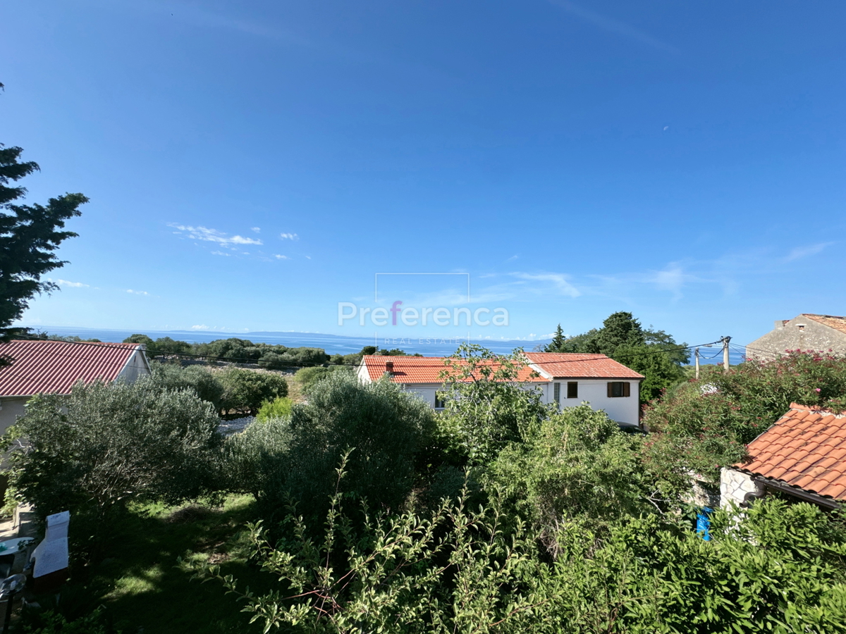 Jakišnica - vrstna hiša v jedru