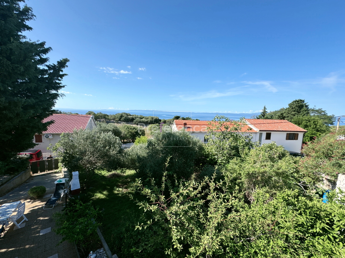 Jakišnica - vrstna hiša v jedru