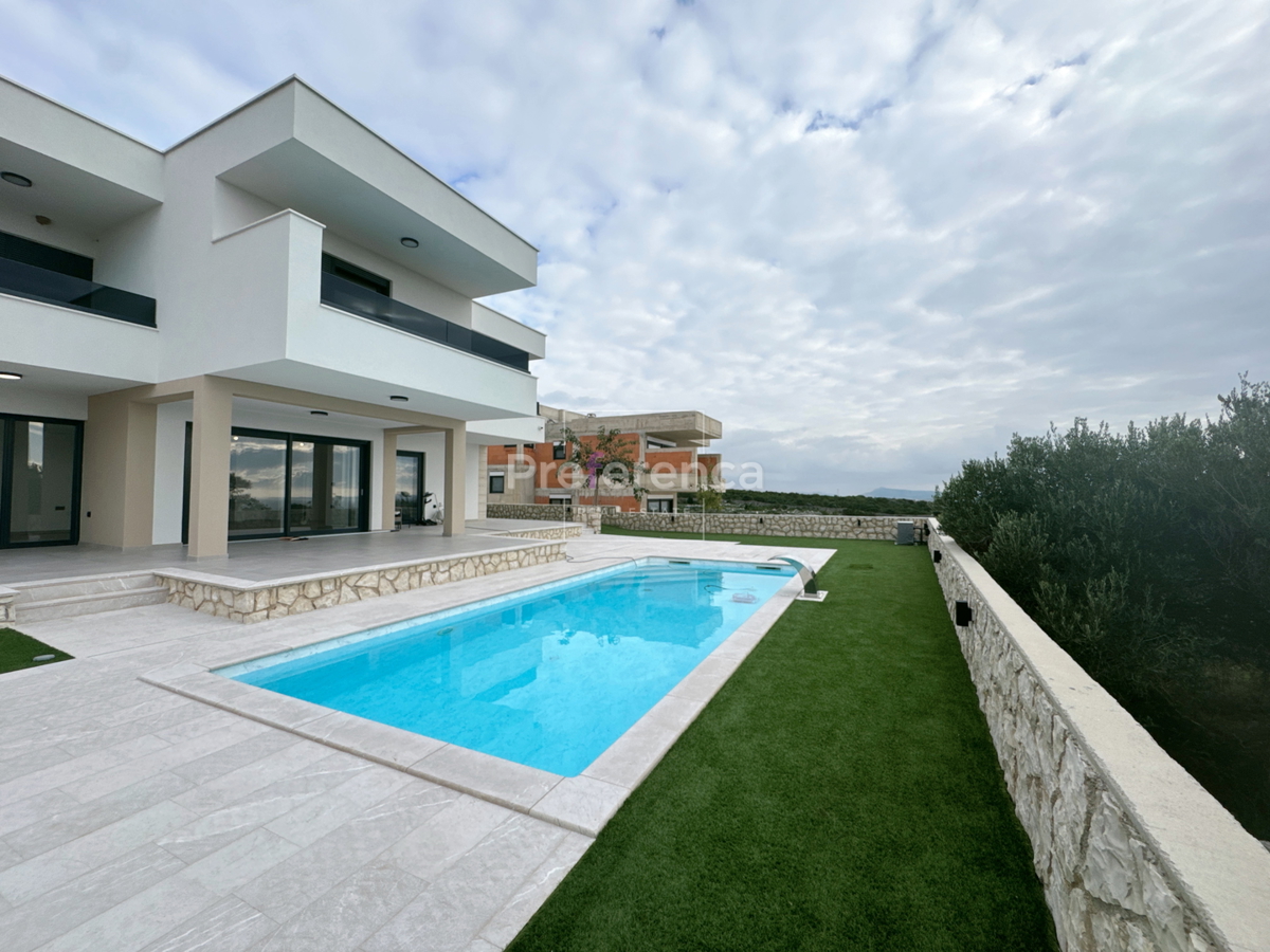 Novalja, Škuncini stani - vrhunska vila z bazenom