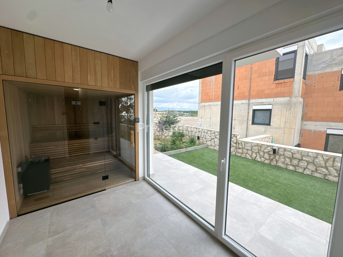 Novalja, Škuncini stani - vrhunska vila z bazenom