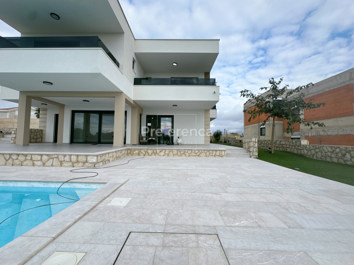 Novalja, Škuncini stani - vrhunska vila z bazenom