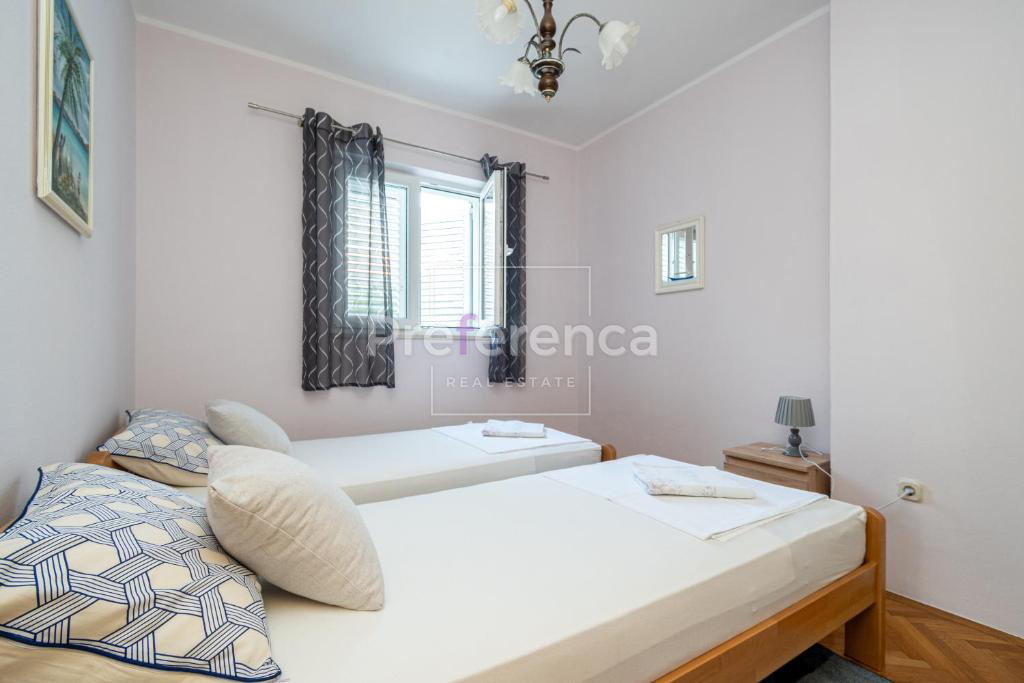 Novalja - hiša z apartmaji