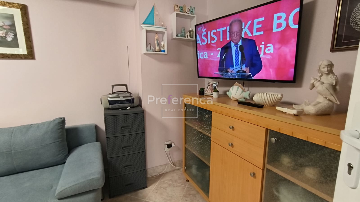 Novalja - hiša z apartmaji