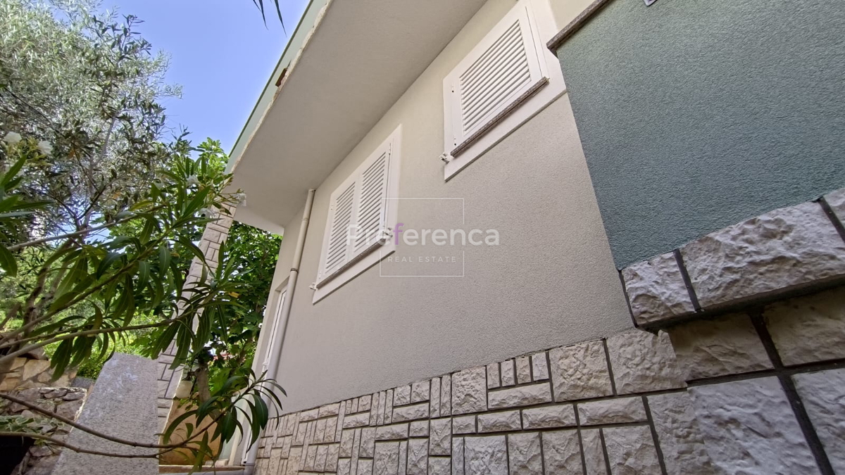 Novalja - hiša z apartmaji