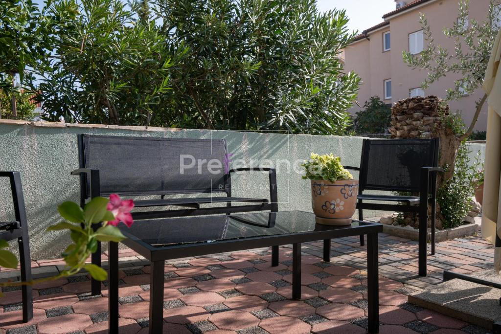 Novalja - hiša z apartmaji