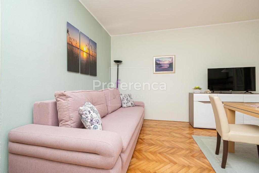 Novalja - hiša z apartmaji