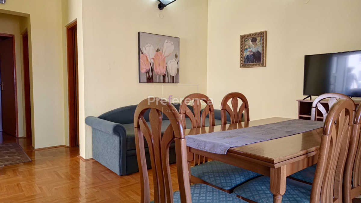 Novalja - hiša z apartmaji