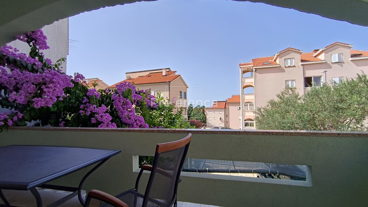 Novalja - hiša z apartmaji