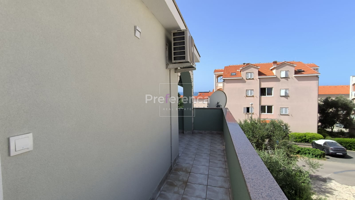 Novalja - hiša z apartmaji