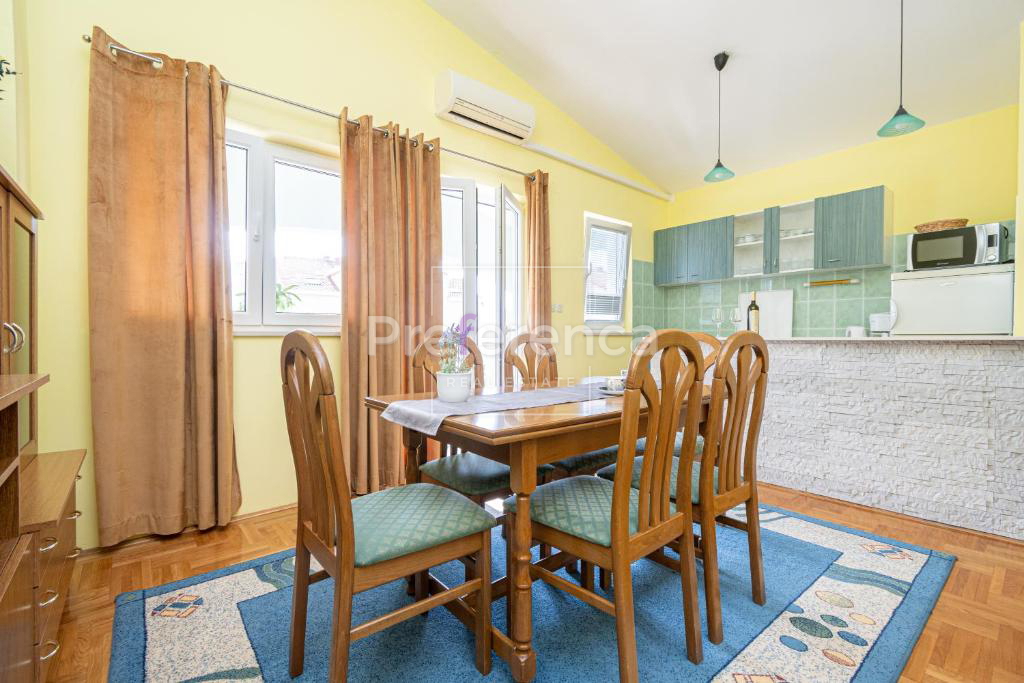 Novalja - hiša z apartmaji