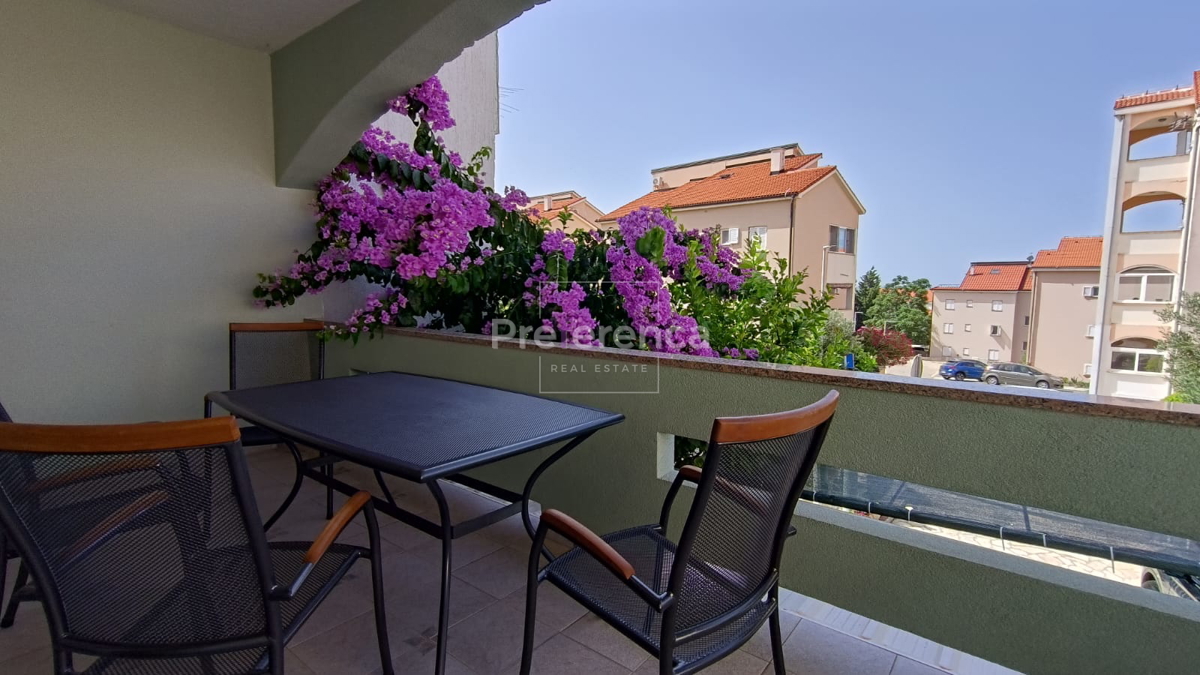 Novalja - hiša z apartmaji