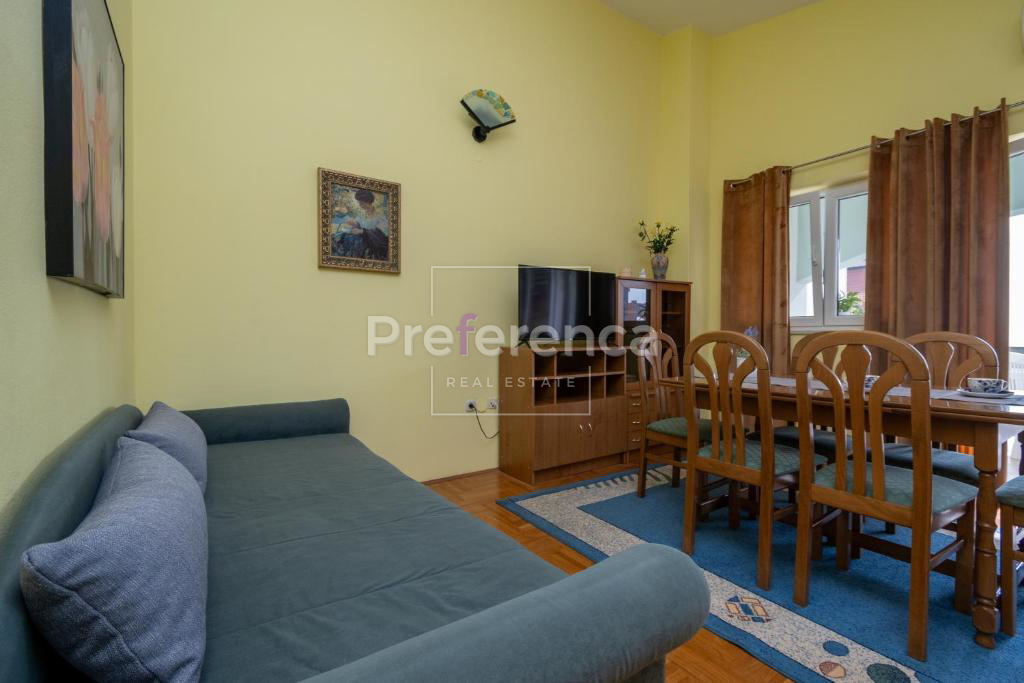 Novalja - hiša z apartmaji