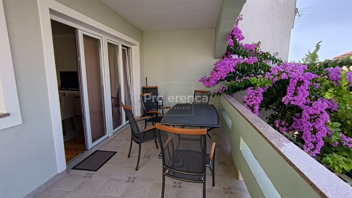 Novalja - hiša z apartmaji