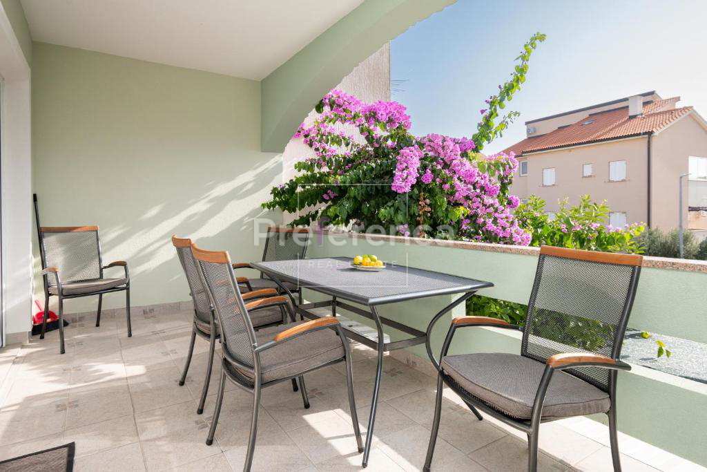 Novalja - hiša z apartmaji