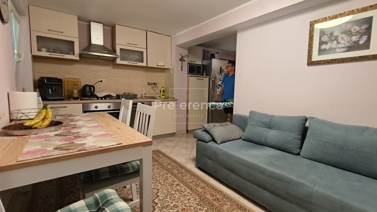 Novalja - hiša z apartmaji
