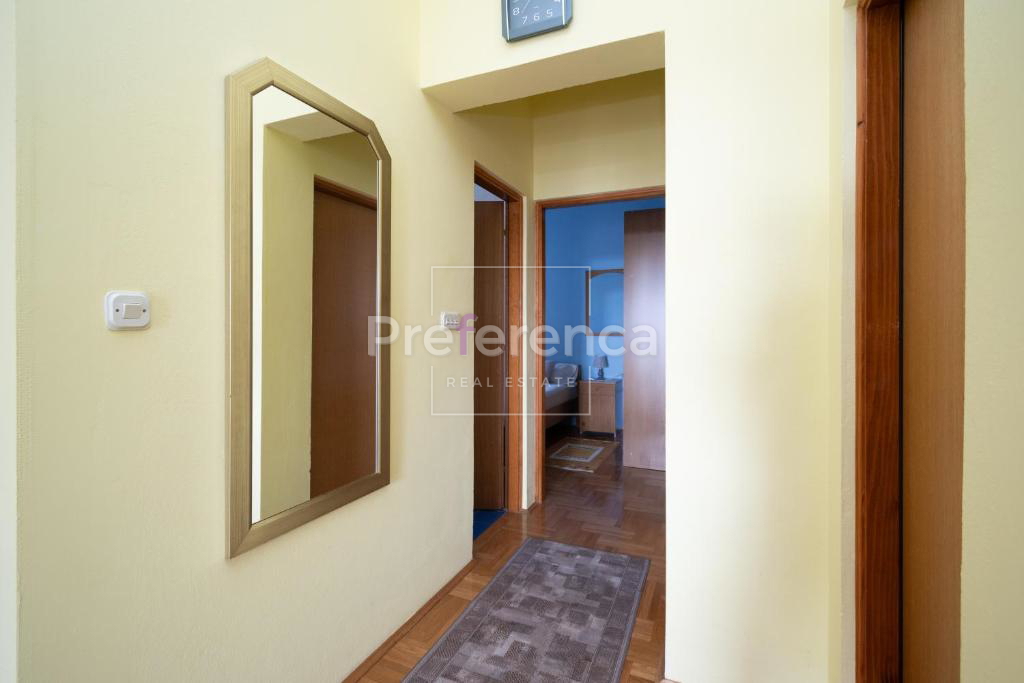 Novalja - hiša z apartmaji