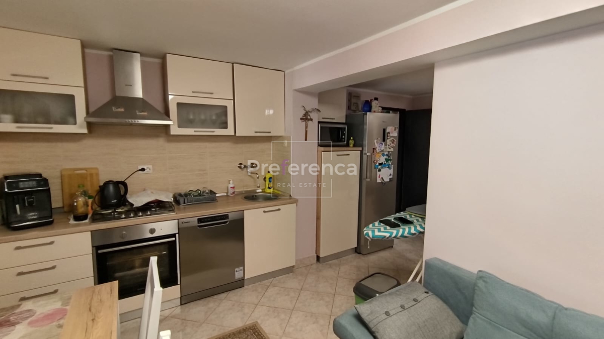 Novalja - hiša z apartmaji
