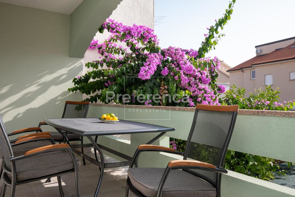 Novalja - hiša z apartmaji