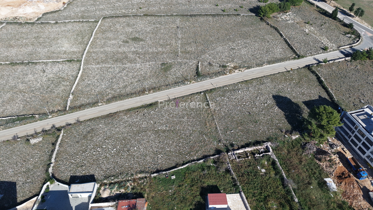 Povljana - zazidljivo zemljišče 851 m2