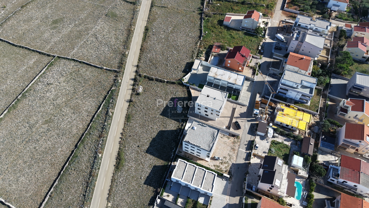 Povljana - zazidljivo zemljišče 851 m2